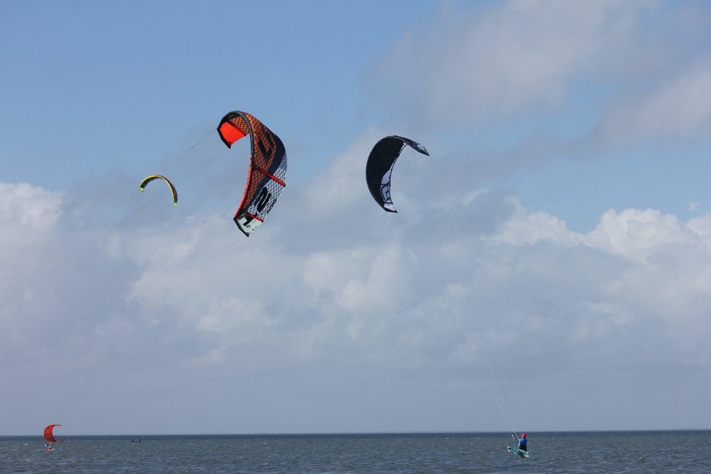 Hungarian Champion Kite-Surfer Sets New Record at the Keszthely-Balatonkenese Speed Race post's picture