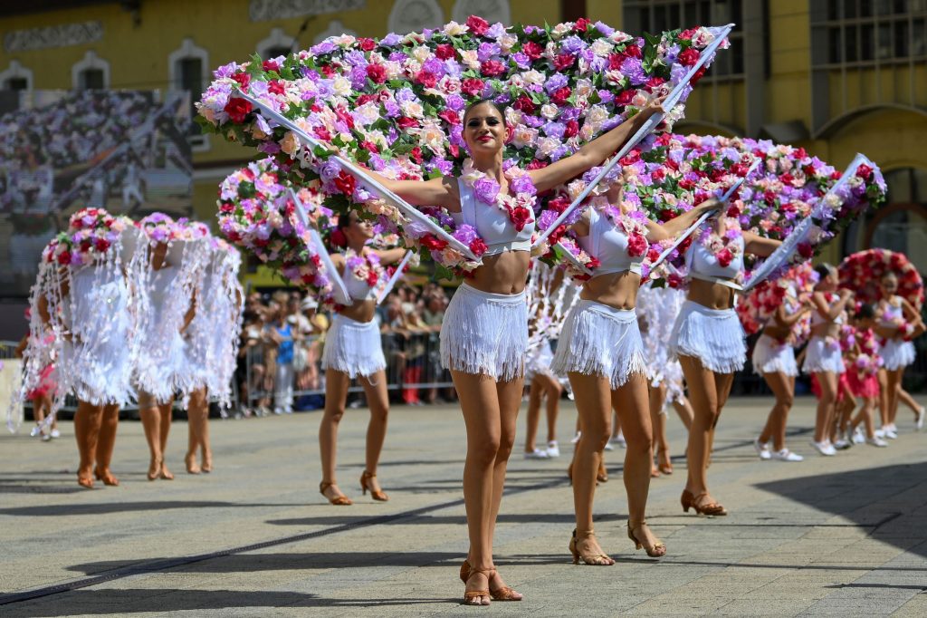 Spectacular Flower Carnival Marks the National Holiday in Debrecen post's picture