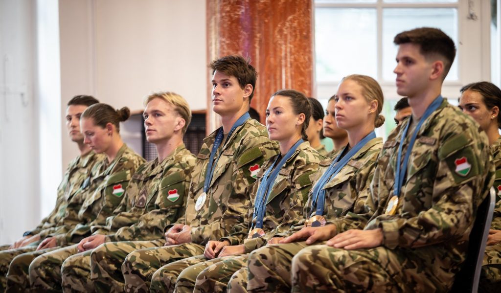 Defense Minister Honors Hungarian Military Athletes post's picture