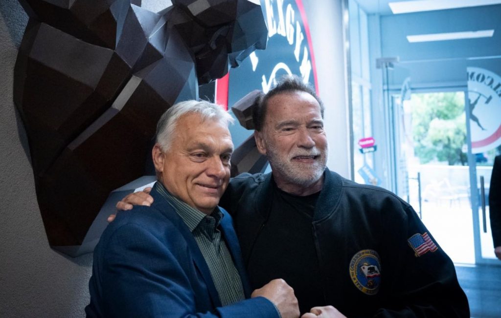 Viktor Orbán Works out at the Gym with Arnold Schwarzenegger post's picture