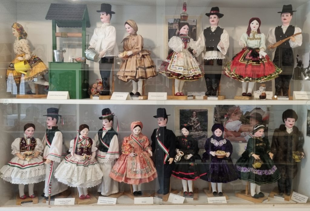 Beauty and Pain in Sárköz: Telling the Story of a Disappearing Community through Dolls post's picture