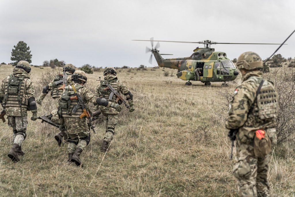 Hungarian-Romanian Peacekeeping Battalion Completes Intensive Exercise post's picture