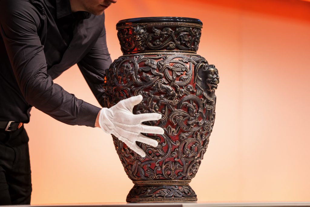 Zsolnay Ceramics Auction Ends with a World Record Bid post's picture