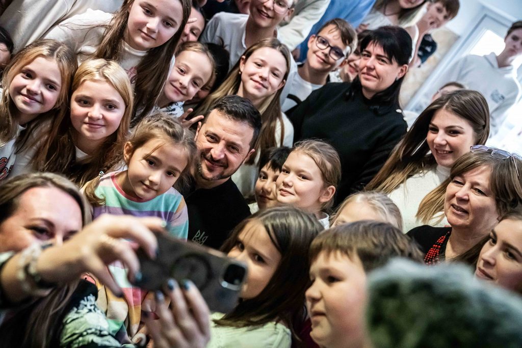 Volodymyr Zelenskyy Visits Hungarian-Ukrainian School in Budapest post's picture