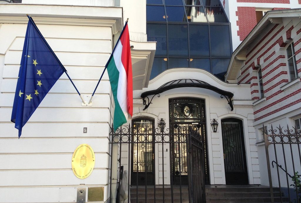 Bomb Threat against Embassy in Paris “is a message to Hungary and the EU” post's picture