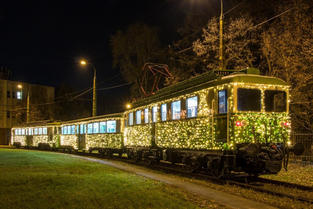 MÁV Group Brings Holiday Cheer with Festive Trains and Buses post's picture