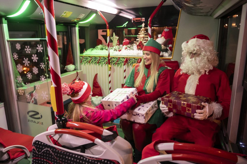 Santa Claus Awaits Public Transport Passengers in Budapest post's picture