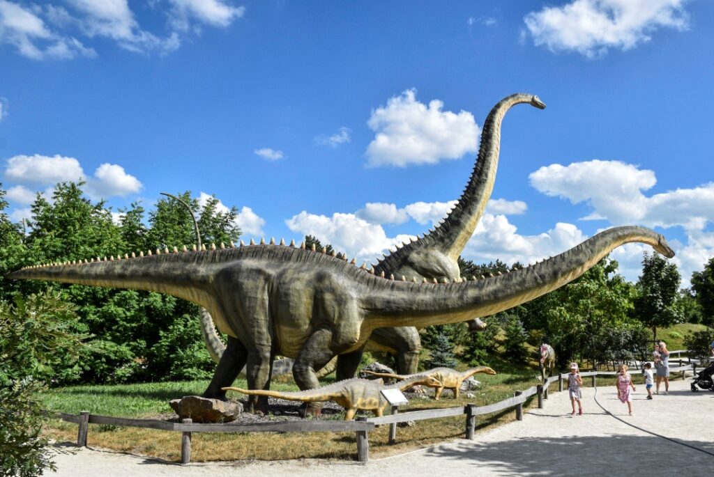 Budapest Zoo’s New Exhibition Presents Life-Size Dinosaurs post's picture