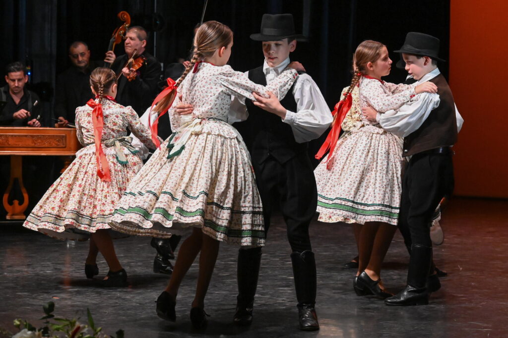 ‘Csárdás’ Dance and Midday Bell Tolls Added to Trademark Hungarian Heritage post's picture