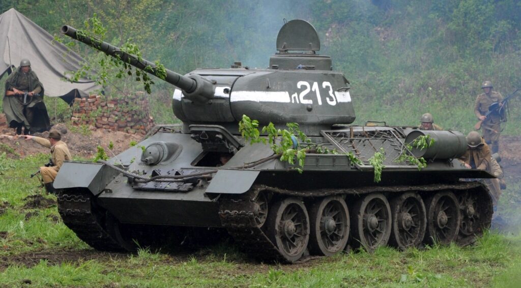 Soviet Tank Could Be Recovered from the Tisza River post's picture