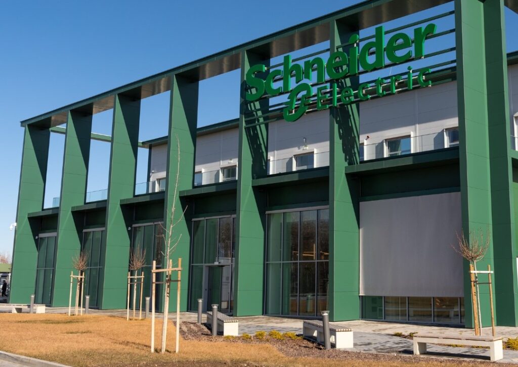 Schneider Electric to Expand Smart Factory in Dunavecse post's picture