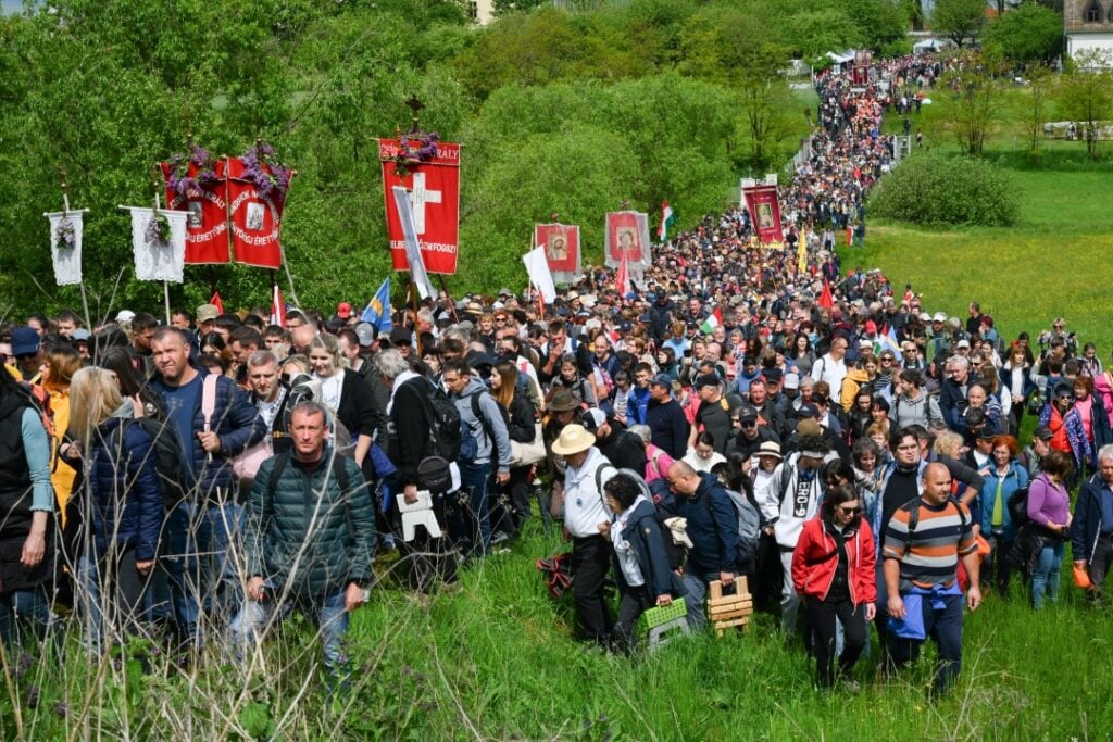 40 Day Walking Pilgrimage Starts to Strengthen the Christian Community post's picture