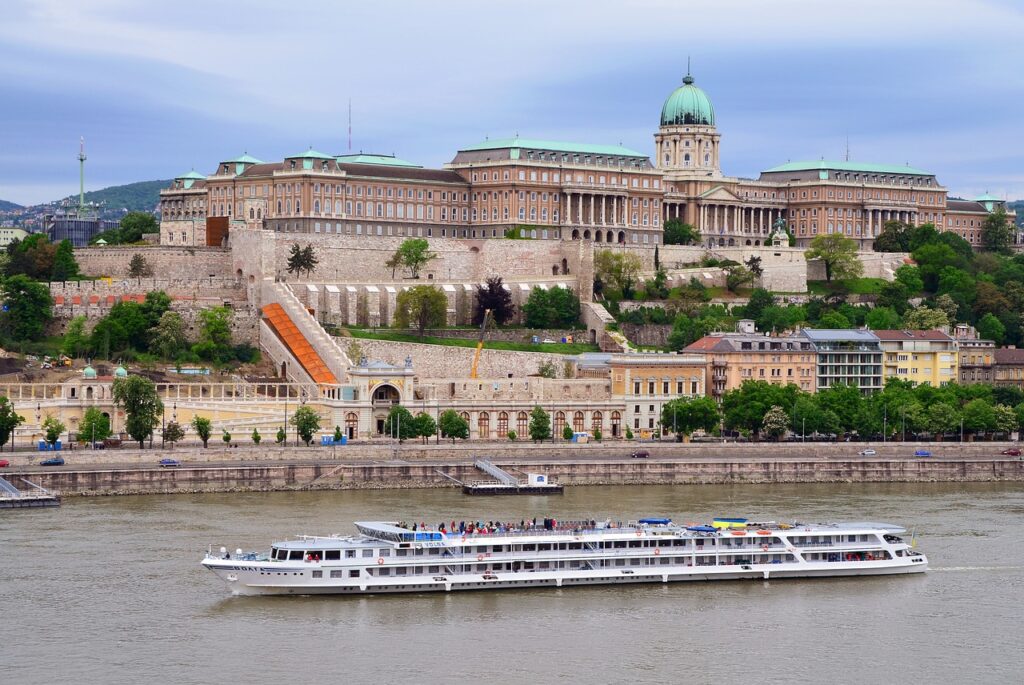 Ships to Form Unique Spectacle on the Danube to Kick Off Boating Season post's picture