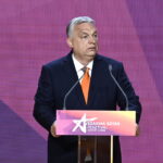 Prime Minister Praises Vocational Students and Their Parents