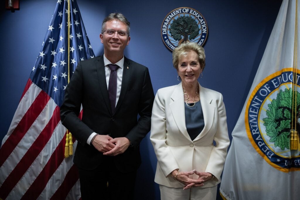 U.S. Politician Praises Hungarian Higher Education post's picture