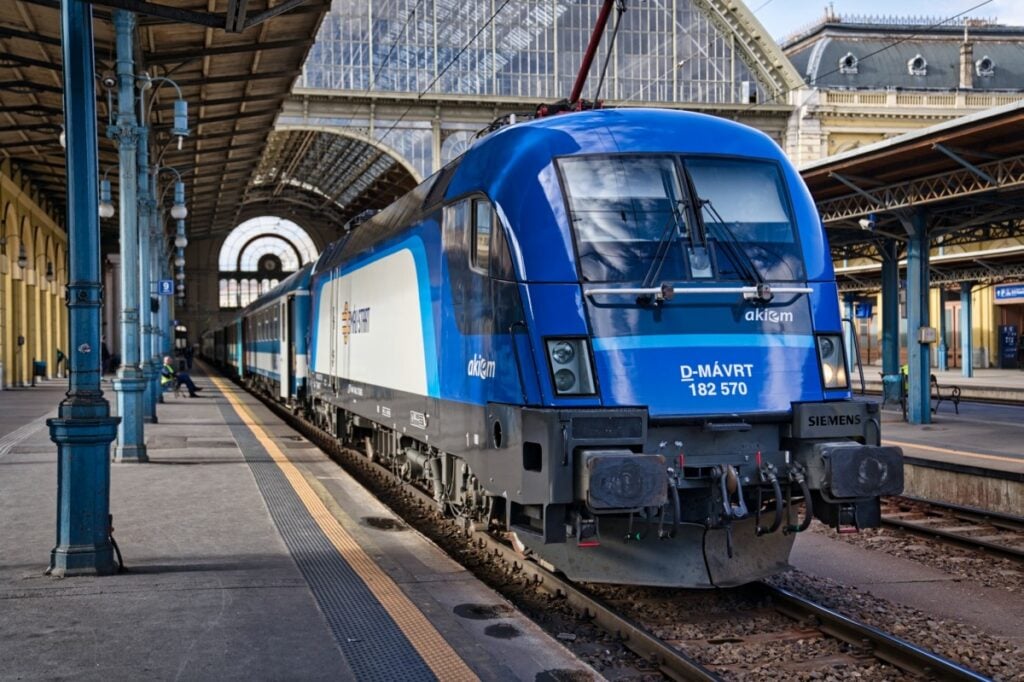 MÁV Vows to Pay You for Waiting post's picture