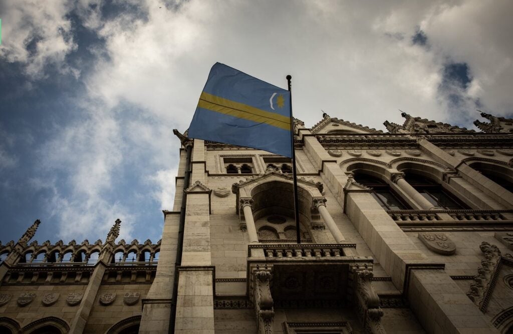 Ahead of the Second Round of Voting – Hungarians Look for Their Place between Budapest and Bucharest post's picture