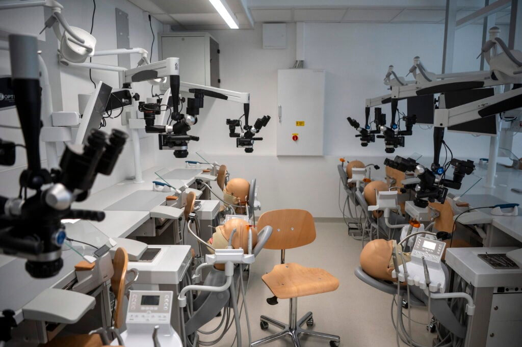 Renewed Laboratories Await Students at Semmelweis University post's picture