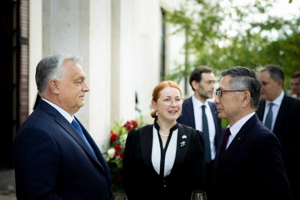 Prime Minister Discusses Future of Automotive Industry with Head of Suzuki post's picture