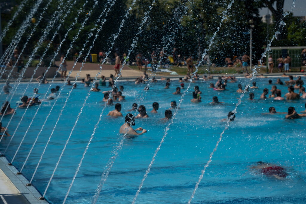 Budapest Spas Splash into Summer with Extended Hours and Movie Nights post's picture