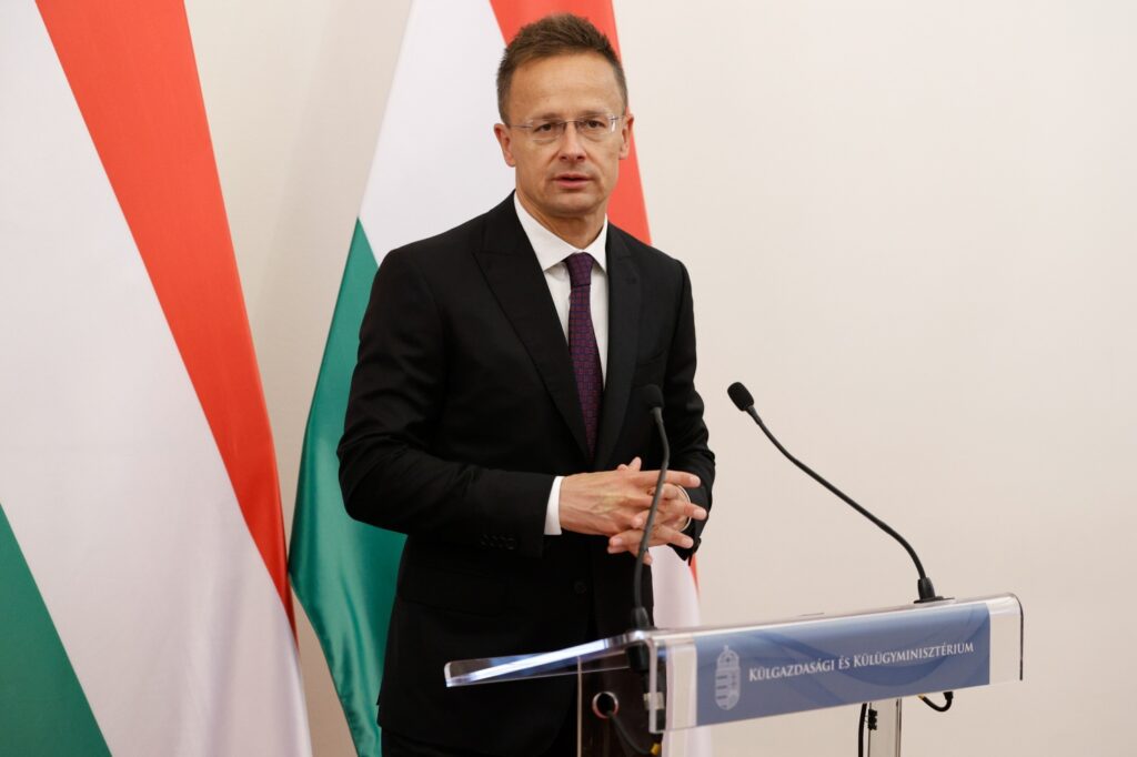 Budapest and Bratislava Veto EU Ban on Russian Energy post's picture