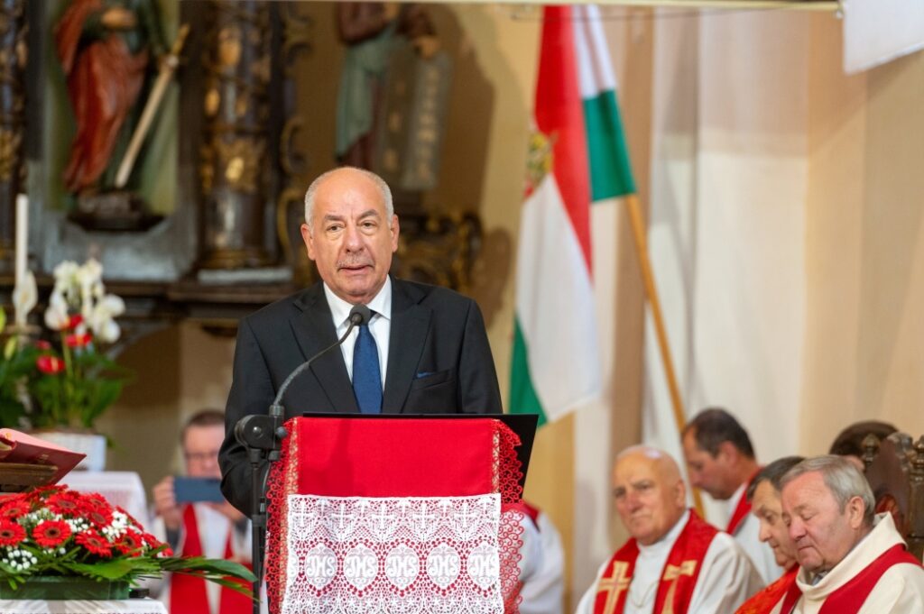 President Sulyok Emphasizes National Unity during Pentecost Visit to Flood-Hit Transylvania post's picture