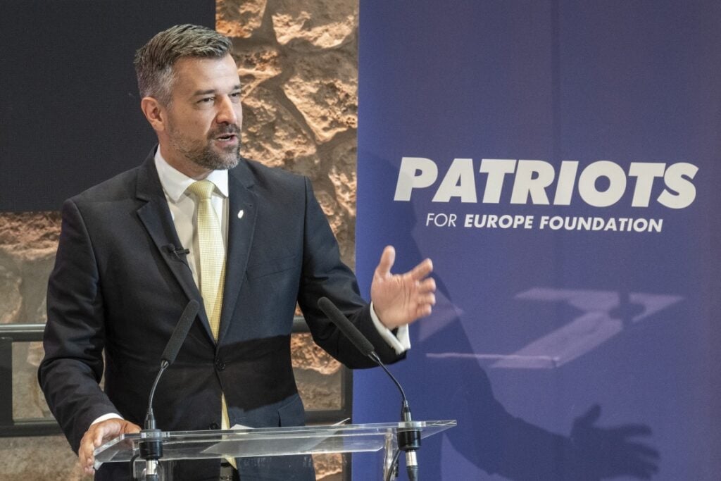Fidesz MEP: Left Wing Has No Rights to Corrupt U.S. Dollars post's picture