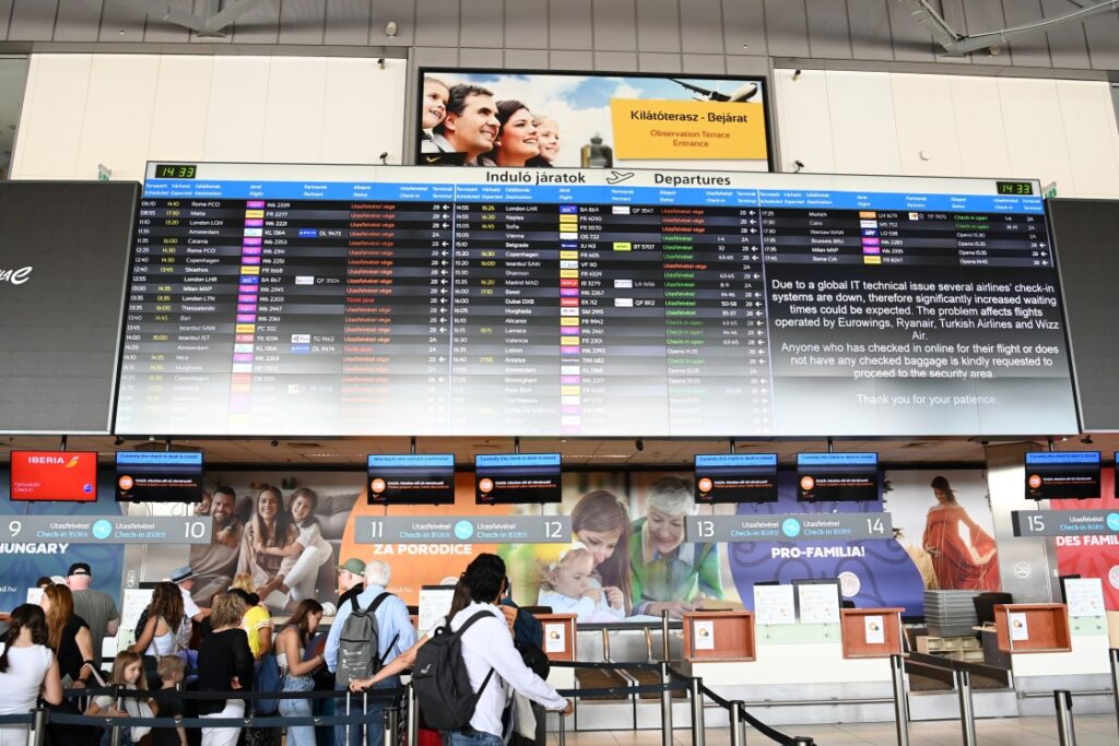 Middle East Conflict Grounds Flights in Budapest post's picture