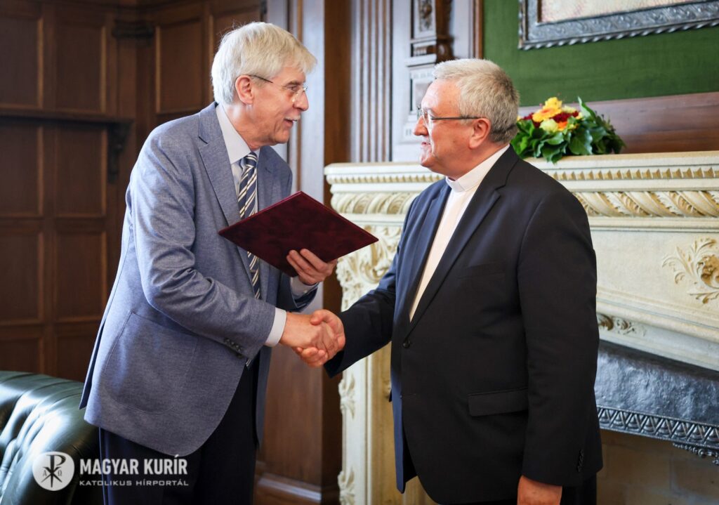 Pro Cultura Christiana Prize Awarded to Artist György Reha post's picture