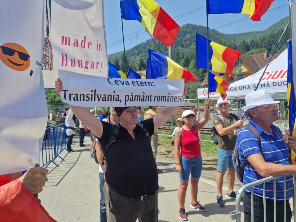 Romanian Nationalist Stunt at Tusványos Festival Ends in Failure