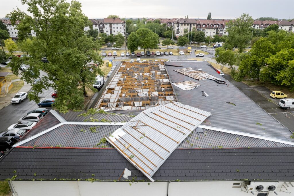 Severe Storm Batters Hungary, Biggest Power Outage in 30 Years post's picture