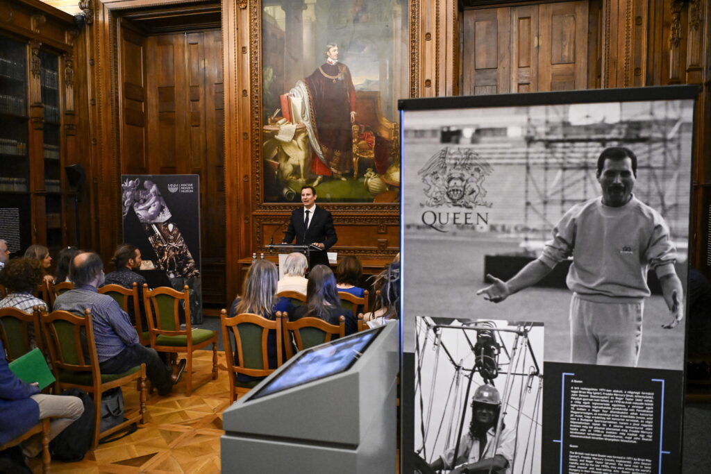 Rare Backstage Photos of Queen’s 1986 Budapest Concert Debut at National Museum post's picture