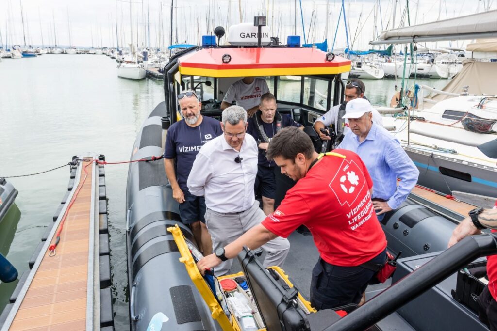 Newly Equipped Water Rescue Team to Look Out for Visitors at Lake Balaton post's picture