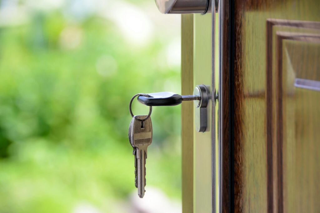 Housing Prices Surge in the Countryside as Budapest Market Stalls post's picture